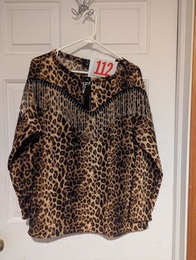 Lot 112 Women's Animal Print Top - XL